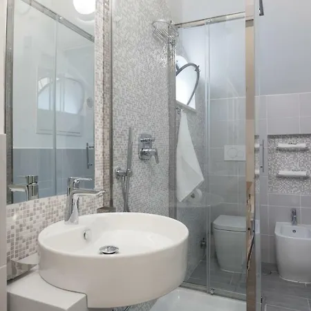 דירה Quiet Pied A Terre With Terrace In Borgo Pio