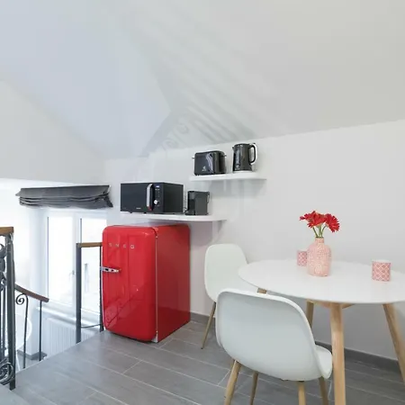 Quiet Pied A Terre With Terrace In Borgo Pio Apartament *